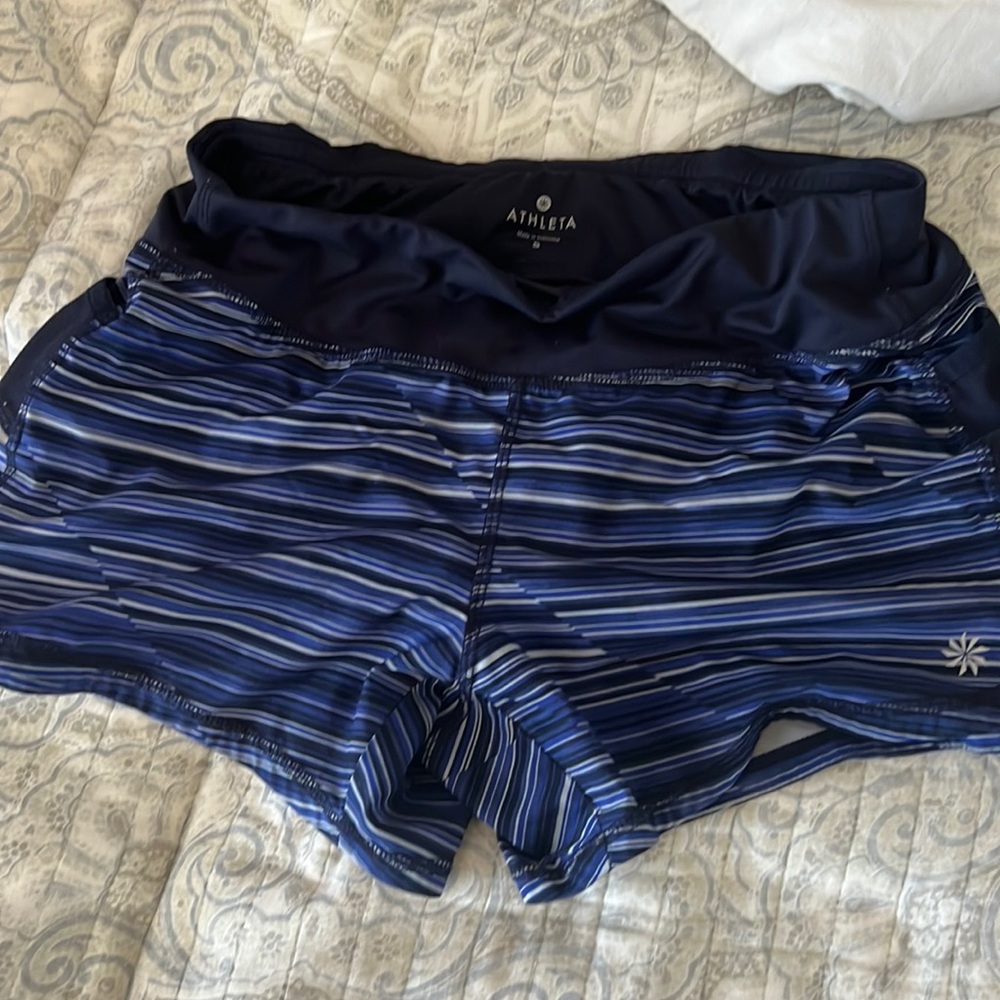 Athleta women’s shorts size small new without tags